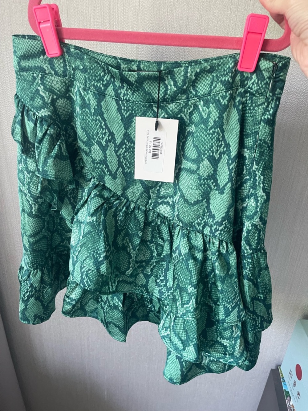 NWT Green Snake Print Ruffle Mini Skirt Size S